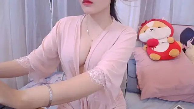 Clover-2589's Live XXX Chat