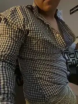 hotkevin11: διαδικτυακό σόου στην κάμερα