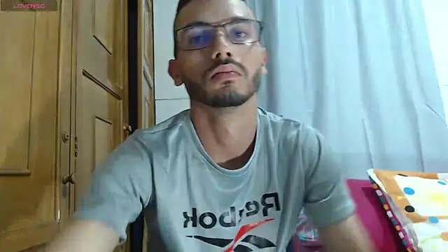 XXX chat uživo modela russthiago
