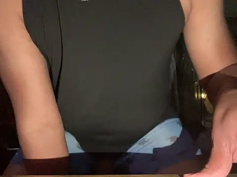 ThickDick_Daddy: διαδικτυακό σόου στην κάμερα