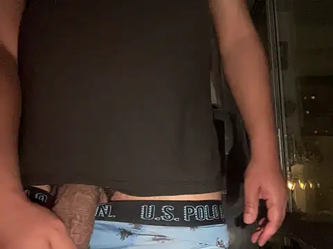 ThickDick_Daddy: διαδικτυακό σόου στην κάμερα