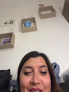 Show modela Novababy18 na web-kameri
