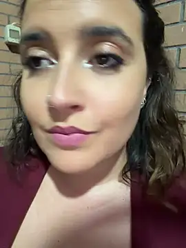 Novababy18: διαδικτυακό σόου στην κάμερα