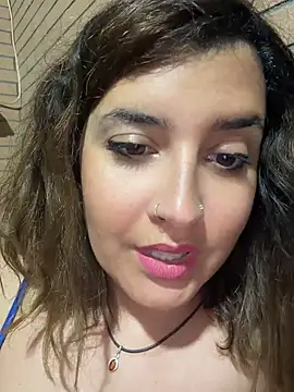 Novababy18 Show in webcam
