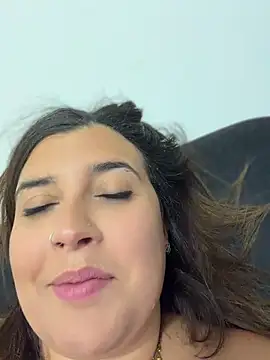 Show modela Novababy18 na web-kameri