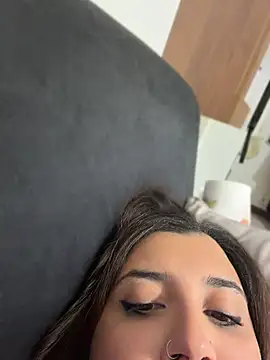 Novababy18 Show in webcam