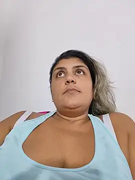 Chat +18 de AlyDenalioficial ao vivo