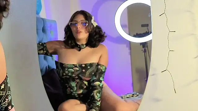 Paola_Lyon_ Chat XXX in diretta