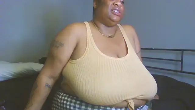 NaughtyHottieBBW's Webcam Show