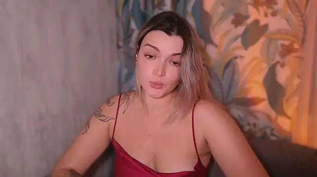 Chat +18 de LadyDiLancaster ao vivo