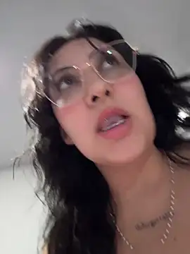 KittyObsession Show in webcam