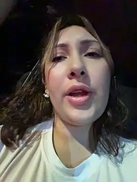 צ'אט XXX בשידור חי של KittyObsession