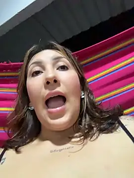 KittyObsession Show in webcam
