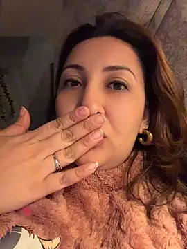 KittyObsession Adlı Modelin Canlı XXX Sohbeti