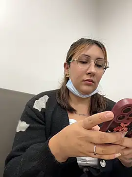 XXX chat uživo modela KittyObsession