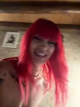 Dollyred Adlı Modelin Canlı XXX Sohbeti