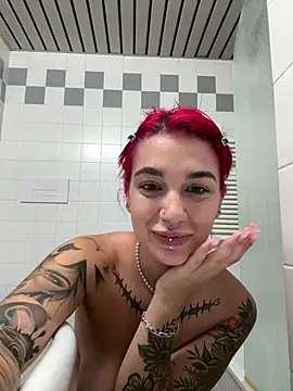 Dollyred Webcam Show