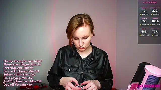 KinkyMissCherry Chat XXX in diretta