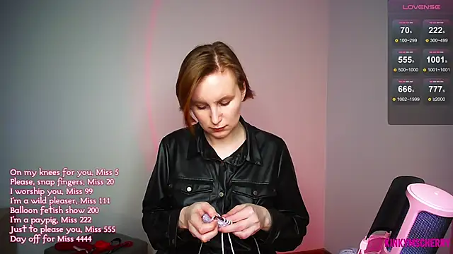 KinkyMissCherry élő XXX-chatje