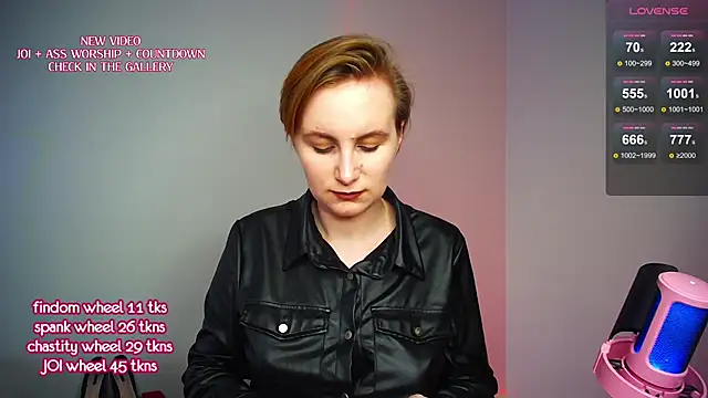 KinkyMissCherry: онлайн-секс-чат