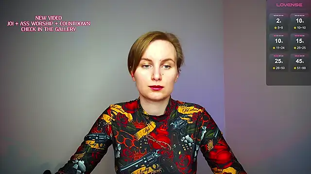 KinkyMissCherry Show in webcam