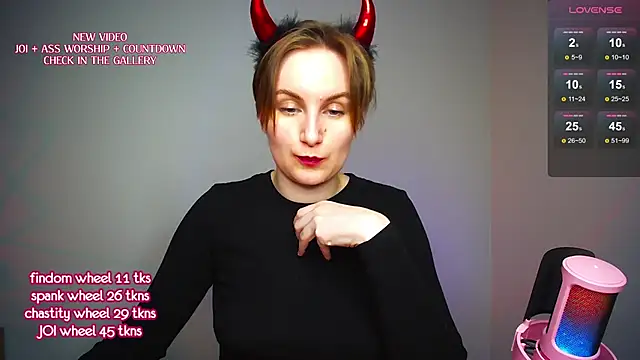 KinkyMissCherry Chat XXX in diretta