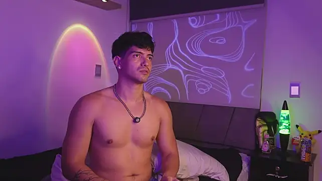 Show modela bbbeachboy na web-kameri