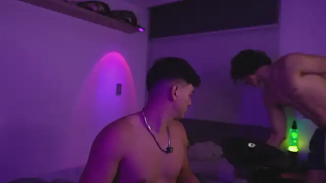 הופעת וובקאם של bbbeachboy