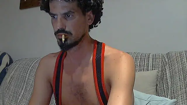 longnight5 Show in webcam