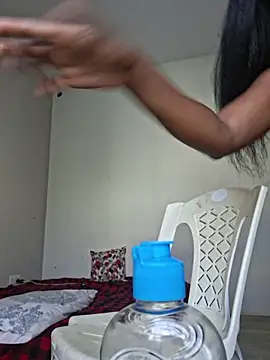 Chat +18 de Kamdollie ao vivo