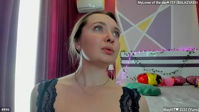 LizaGost élő XXX-chatje