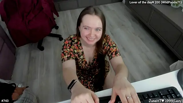 Show modela LizaGost na web-kameri