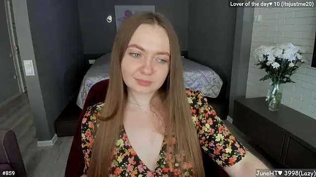 LizaGost Adlı Modelin Canlı XXX Sohbeti