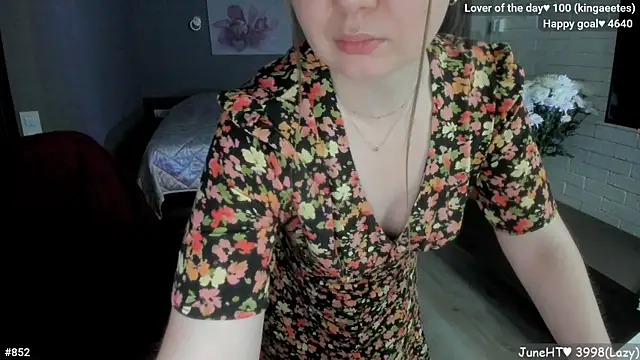 LizaGost: вебкам-шоу