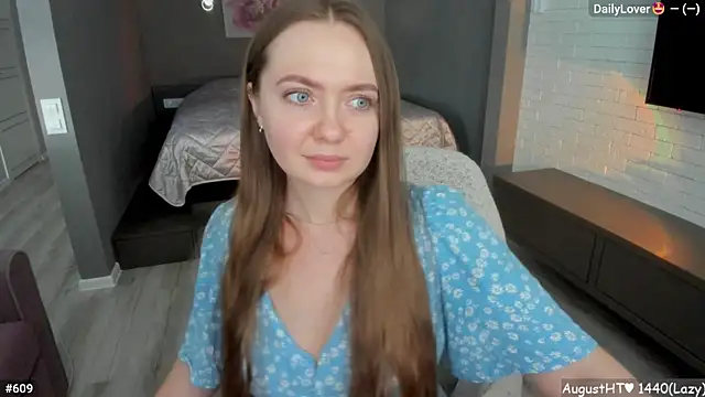 LizaGost élő XXX-chatje