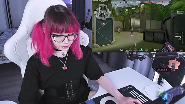 Yumi_Youkai Pertunjukan Webcam