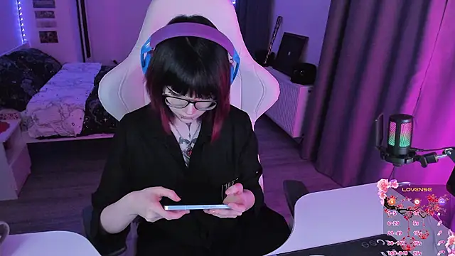 Yumi_Youkai Pertunjukan Webcam