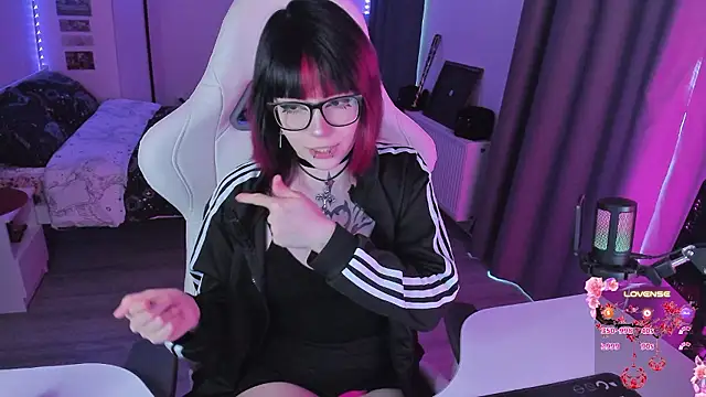Yumi_Youkai Show in webcam