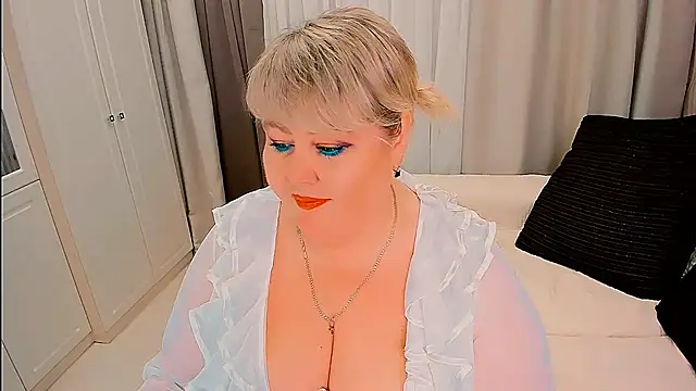Webkamerová show BIGTITSBBW
