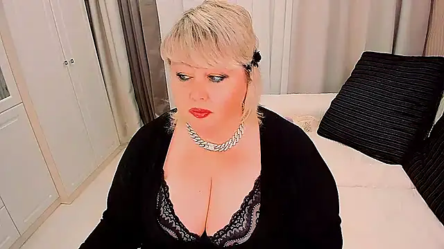 BIGTITSBBW – Naživo chatovacia miestnosť