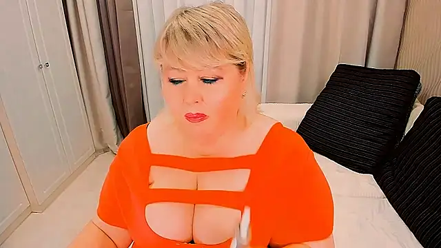 BIGTITSBBW's Live XXX Chat