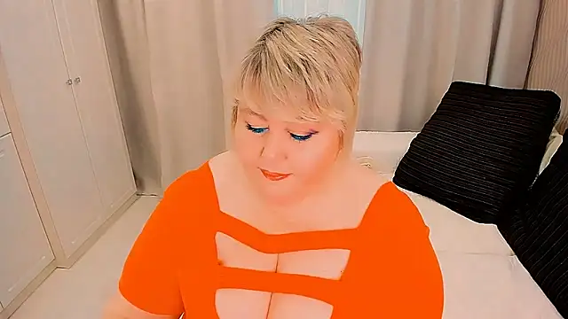 Živý XXX chat BIGTITSBBW