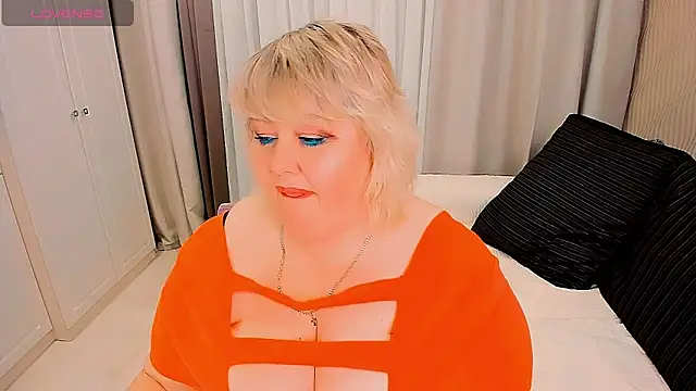 Živá chatovací místnost BIGTITSBBW