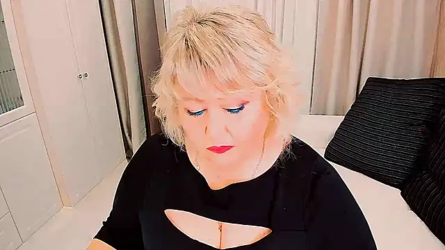 BIGTITSBBW 在線直播表演