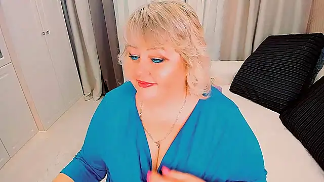 BIGTITSBBWのウェブカメラショー