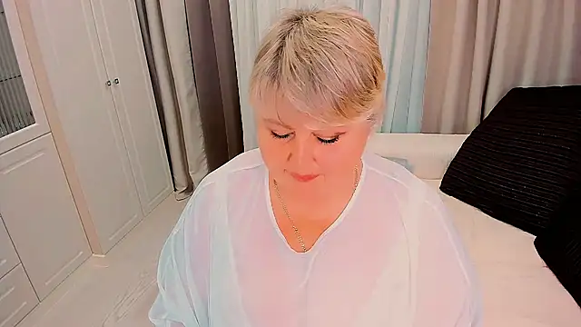 BIGTITSBBWn Live XXX chat