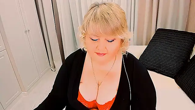 BIGTITSBBW Chat XXX in diretta