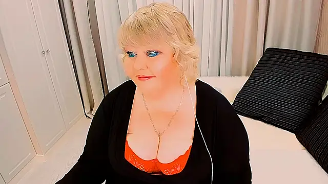 BIGTITSBBWのウェブカメラショー