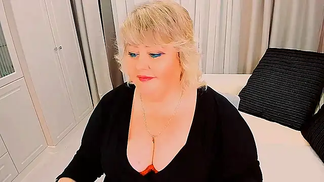 BIGTITSBBW's Live XXX Chat