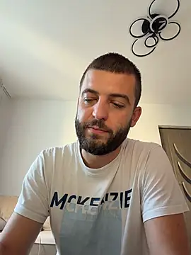Pablo_Hornyguy95のウェブカメラショー